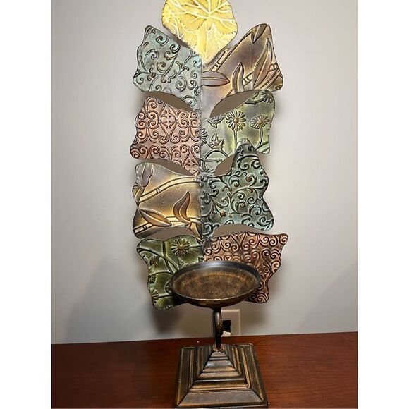 Elegant Metal Leaf Candle Holder - Picture 5 of 9